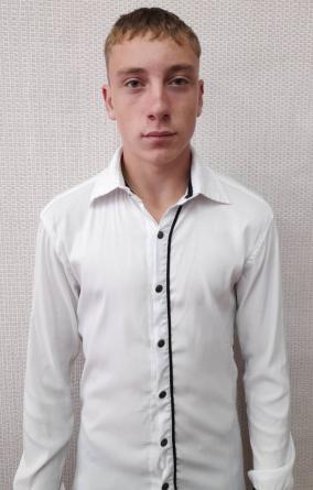 Денис С. (фото).jpg Денис С. (фото).jpg