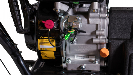 Снегоуборщик бензиновый Champion ST656 двиг. G160HK 5,5л