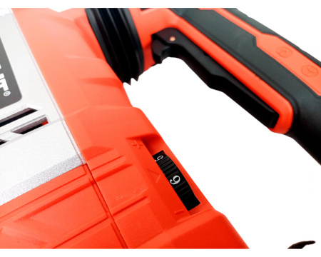 Молоток отбойный Brait DH65DNPRO (1900вт,200-2100уд/мин, кейс, пика, долото)