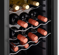 Винный холодильник Weissgauff WWC-18 Bottle