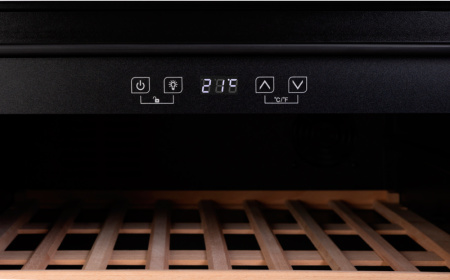 Винный шкаф встраиваемый Graude FWK 45.2