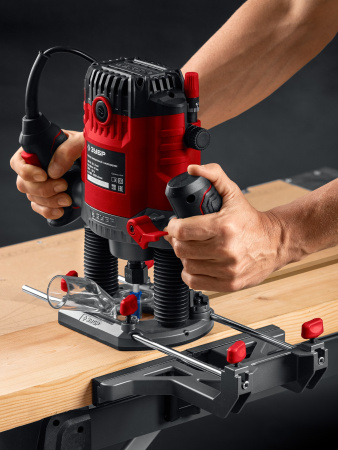 Фрезер универсальный Зубр ФМУ-1650 (1650 Вт, 50 мм)