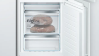 Холодильник встраиваемый Bosch KIN 86AF3M8