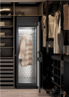 Холодильный шкаф для хранения шуб Graude PK 70.0 B