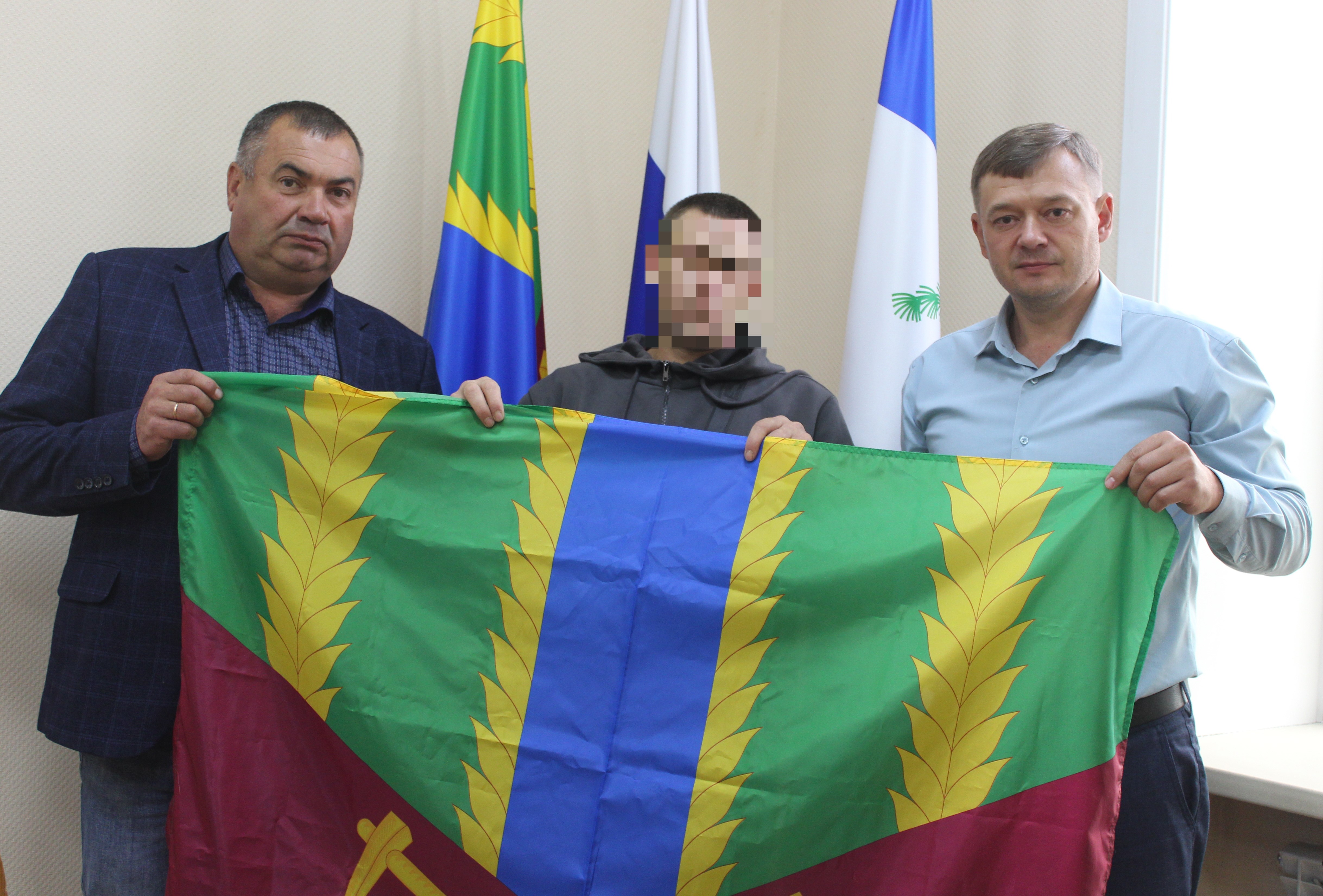 Мужчина тот, кто Родину защищает