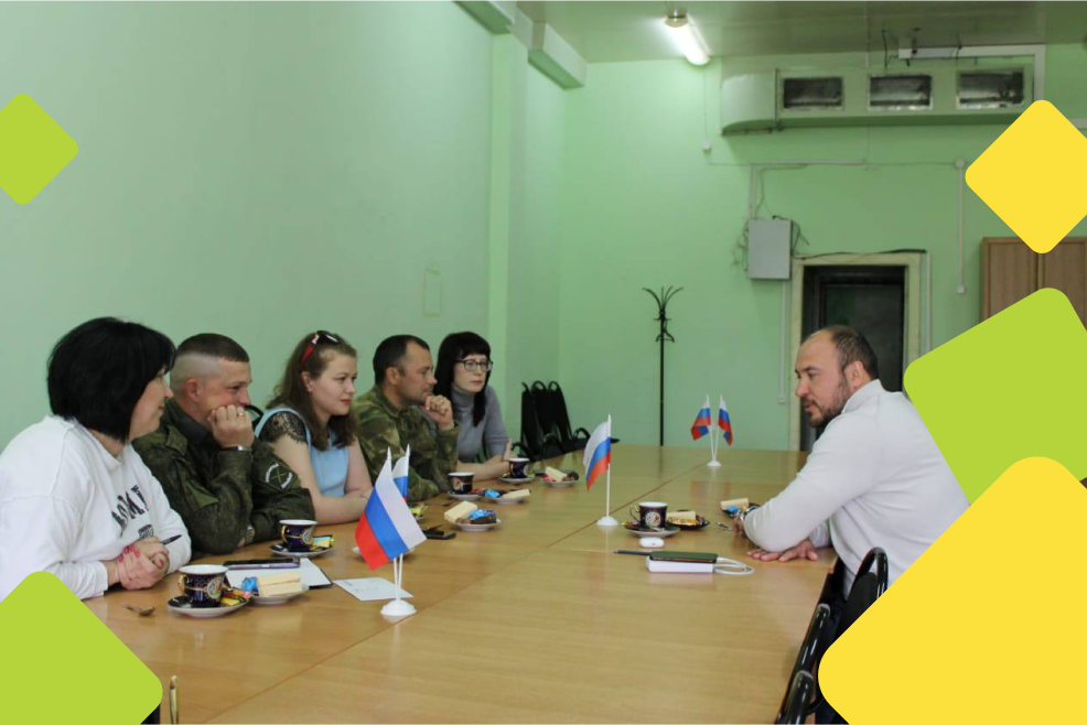 2 июня в администрации города Железногорска-Илимского состоялась очередная встреча с нашими военнослужащими-участниками СВО
