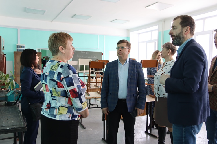 Встреча с председателем Законодательного собрания Александром Ведерниковым 