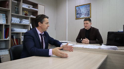 К своим обязанностям приступил новый главный врач Железногорской районной больницы Николай Юрьев.