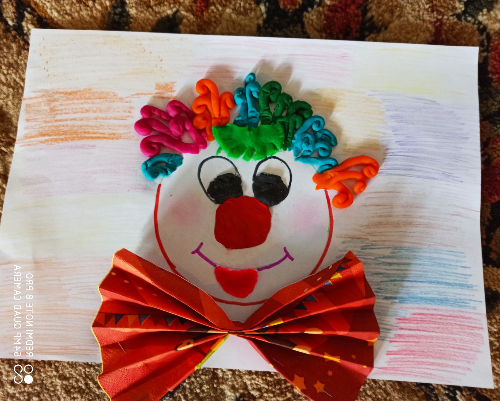 игрушка клоун на палочке для детей. клоун поделка из бумаги. клоун амигуруми крючком. клоун поделка из бумаги. текстильная кукла клоун.