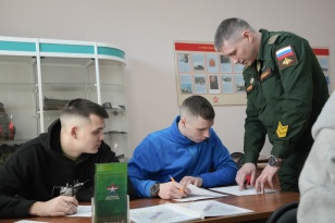 Контрактники из Иркутской области, уходящие на СВО, получат 1,4 млн рублей