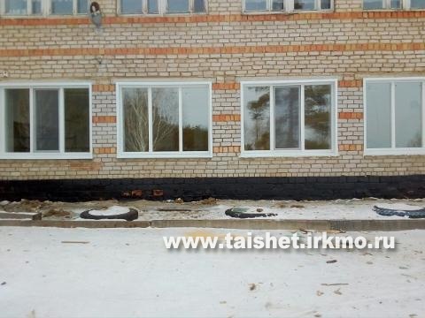 В школах Тайшетского района начали устанавливать новые окна