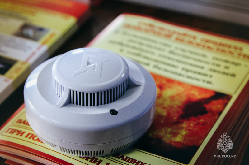 Ип 212-44 извещатель пожарный дымовой. Датчик дыма rubezh ип 212-142. 1м. Оповещатель комбинированный светозвуковой маяк 12к. Дымовой датчик 212-4с.