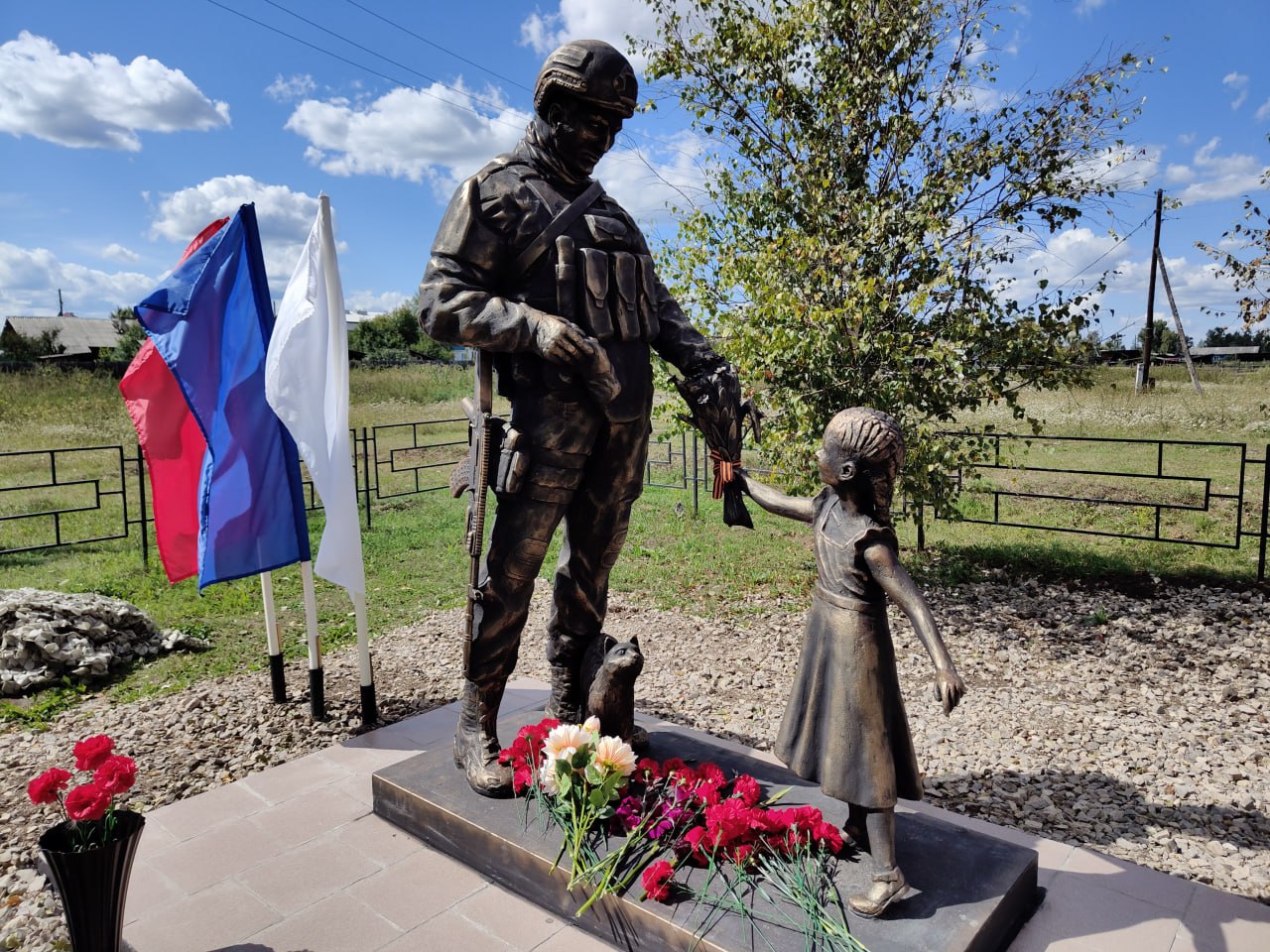 Гордимся решением земляков встать в ряды защитников Отечества, их мужеством и самоотверженностью