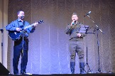 Р.Бурматов (гитара) и И.Терещенко (вокал)