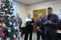 Депутаты районной Думы приняли участие во всероссийской новогодней благотворительной акции «Елка желаний»