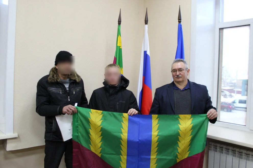 По зову долга и чести!  