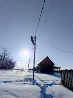 Администрацией Осинского муниципального района были проведены работы по замене вышедших из строя ламп освещения в селе Оса, а также в деревнях Заглик и Лузгина