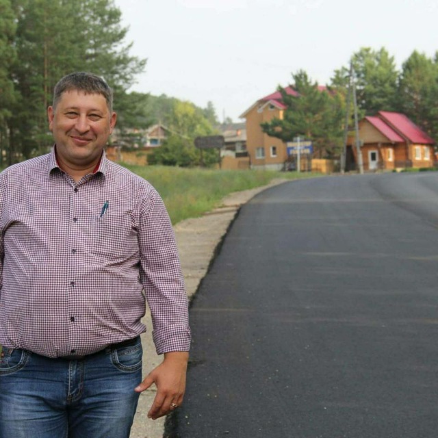 Сегодня, 3 декабря отмечает день рождения мэр Качугского района Евгений Липатов!