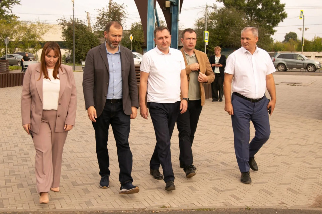 Тайшетский округ с рабочим визитом посетили депутаты Законодательного Собрания Иркутской области.
