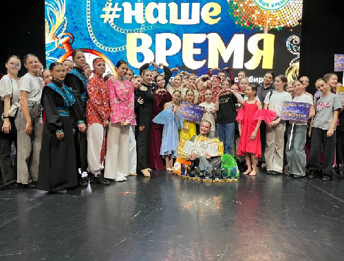 Мэр района поздравил танцевальный коллектив «ПОКОЛЕNИЕ» и «ОРАНТА» с возвращением домой из конкурсной поездки