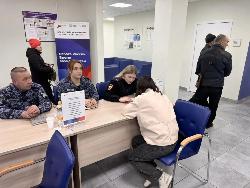 Полицейские города Черемхово на Ярмарке вакансий   рассказали, как стать частью правоохранительных органов