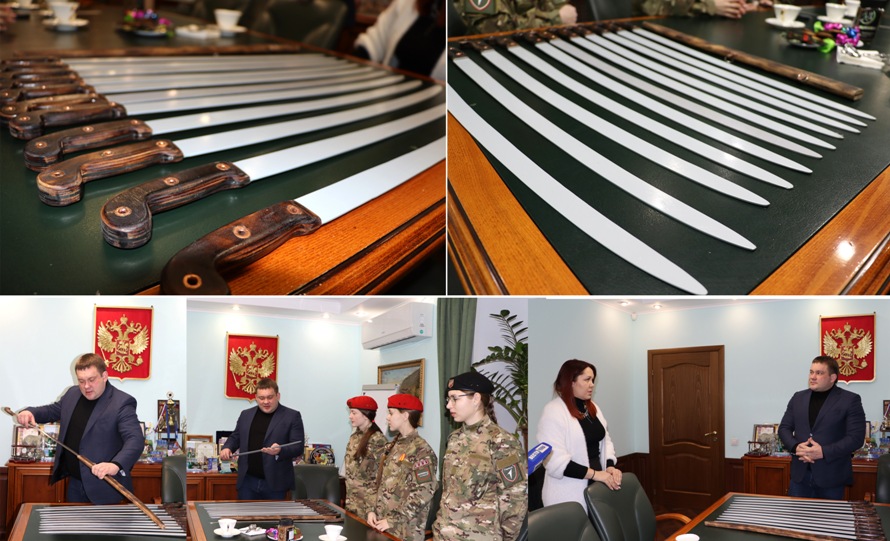 12 клинков – в подарок юнармейцам