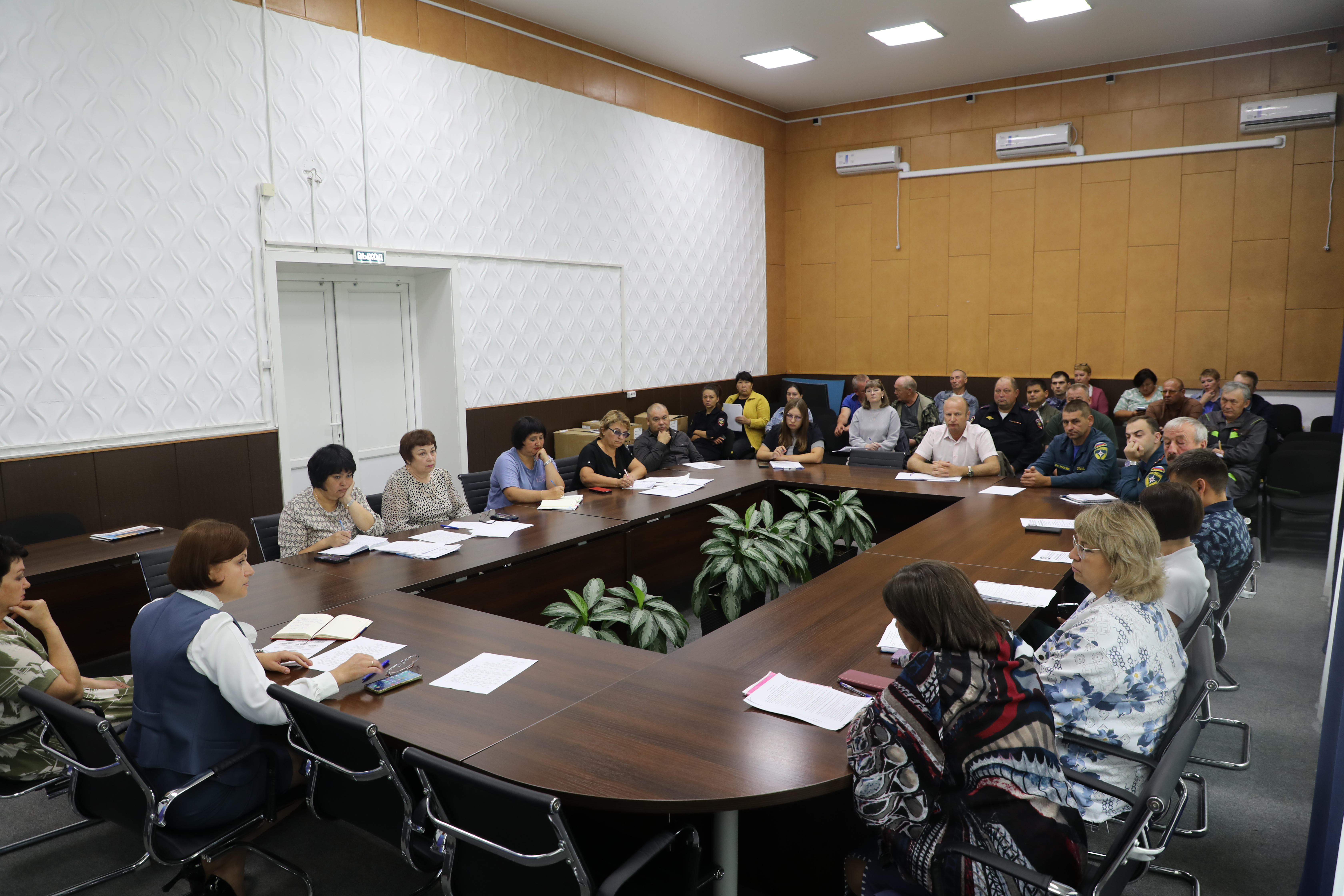 19 августа 2025 года в администрации Качугского района состоялось совместное заседание Комиссии по предупреждению чрезвычайных ситуаций и Антитеррористической комиссии.