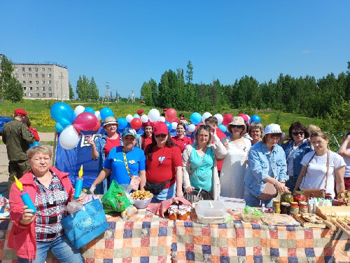 Благотворительная ярмарка "Своих не бросаем" прошла в п.Рудногорск