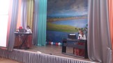  Ира и Маркатюк Настя исполняют пьесску «Весёлый эльф»