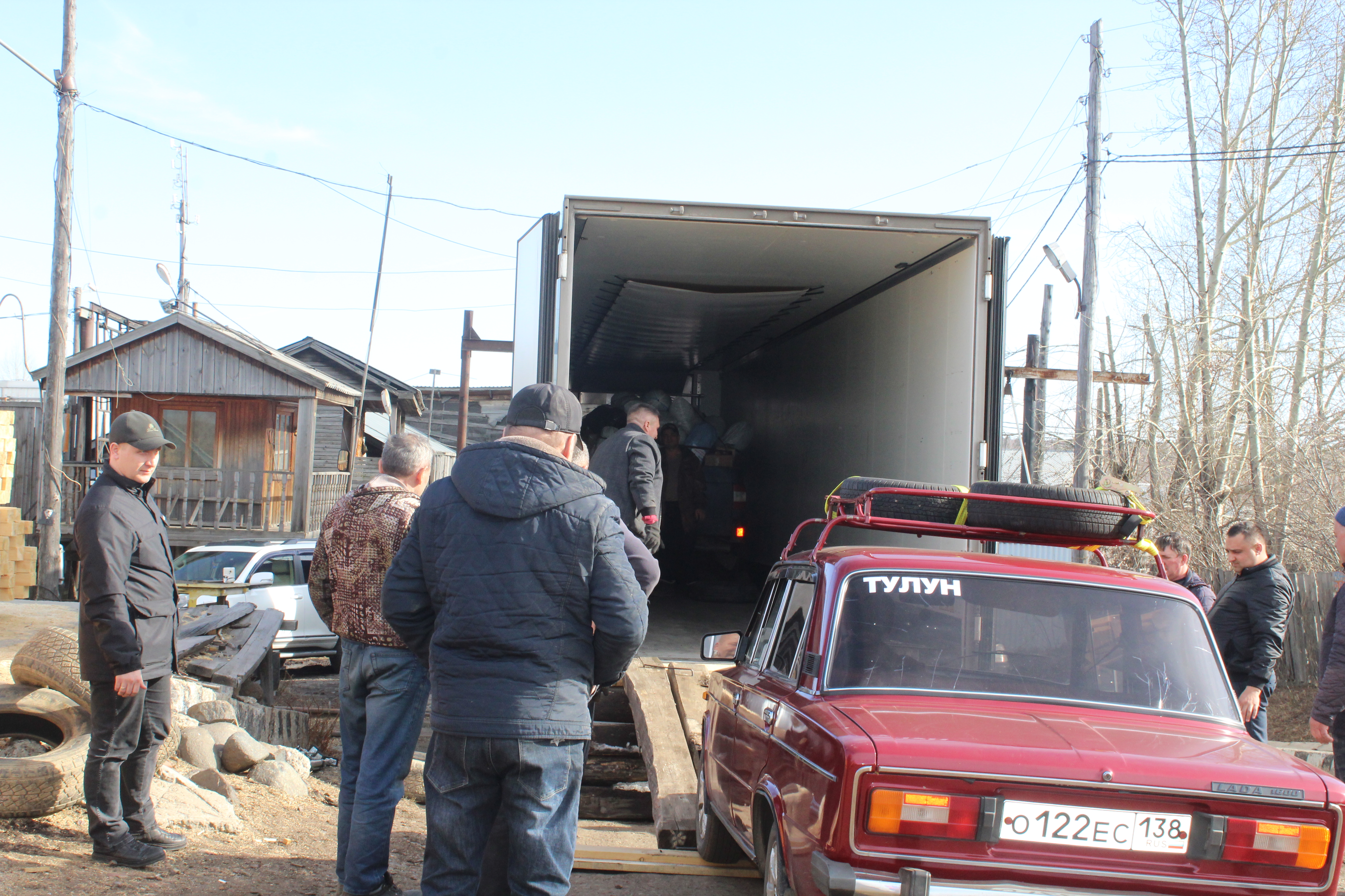 Все для Победы: из Тулунского района и города Тулуна отправили два автомобиля и посылки для бойцов СВО 