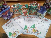 Дипломы и сладкие призы участникам