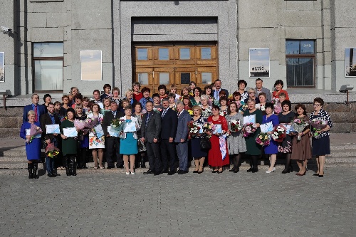 Премии Губернатора Иркутской области получили лучшие сотрудники учреждений социального обслуживания и соцзащиты