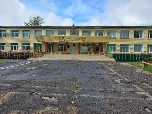 Мэр района проверил кровлю Рудногорской школы