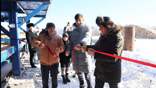 Мэр на открытии модернизированного цеха сортировки древесины лесоперерабатывающего предприятия ООО «Дубрава» 