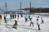 Хоккей с мячом в валенках