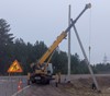 Идет монтаж уличного освещения