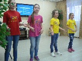 Квартет поёт  песню про Чёрного кота