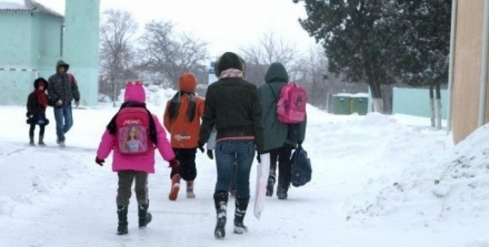 В связи с низкой температурой занятия в школах рекомендовано приостановить