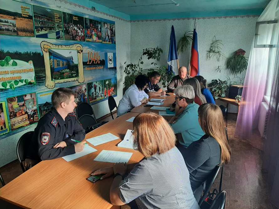 На территории Веселовского муниципального образования состоялось очередное заседание антинаркотической комиссии Чунского района