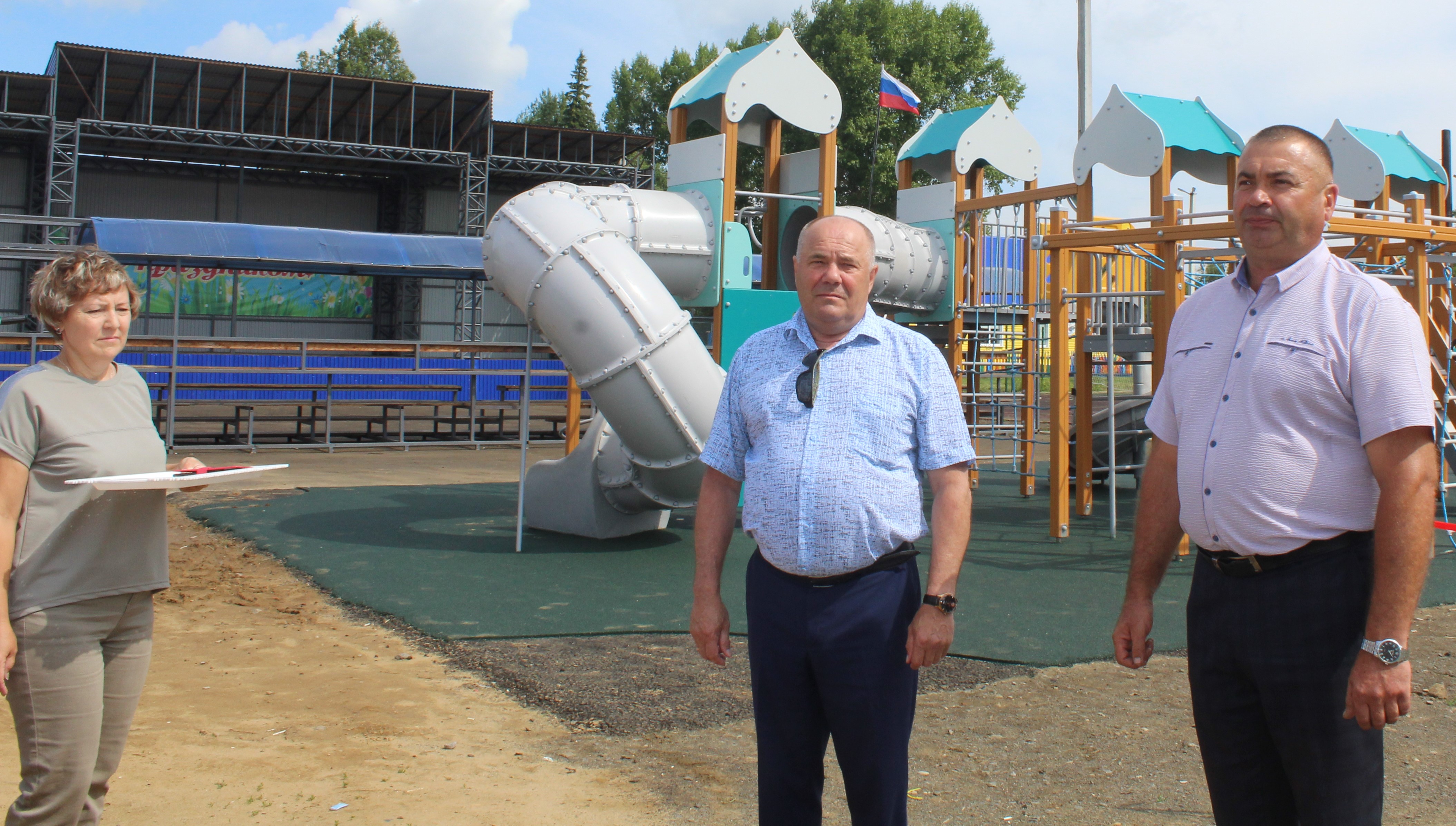 В селе Шерагул открыли современную детскую площадку