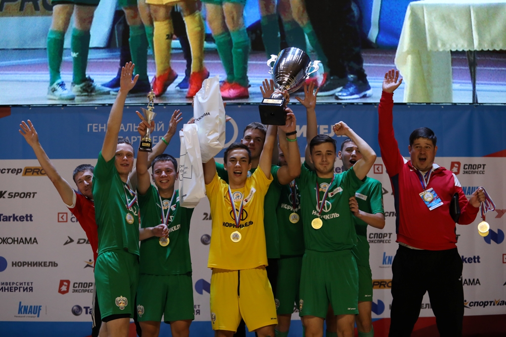 Футболисты Михайловки стали обладателями кубка на состоявшихся в подмосковном Щелкове Всероссийских соревнованиях «Мини-футбол в школу»
