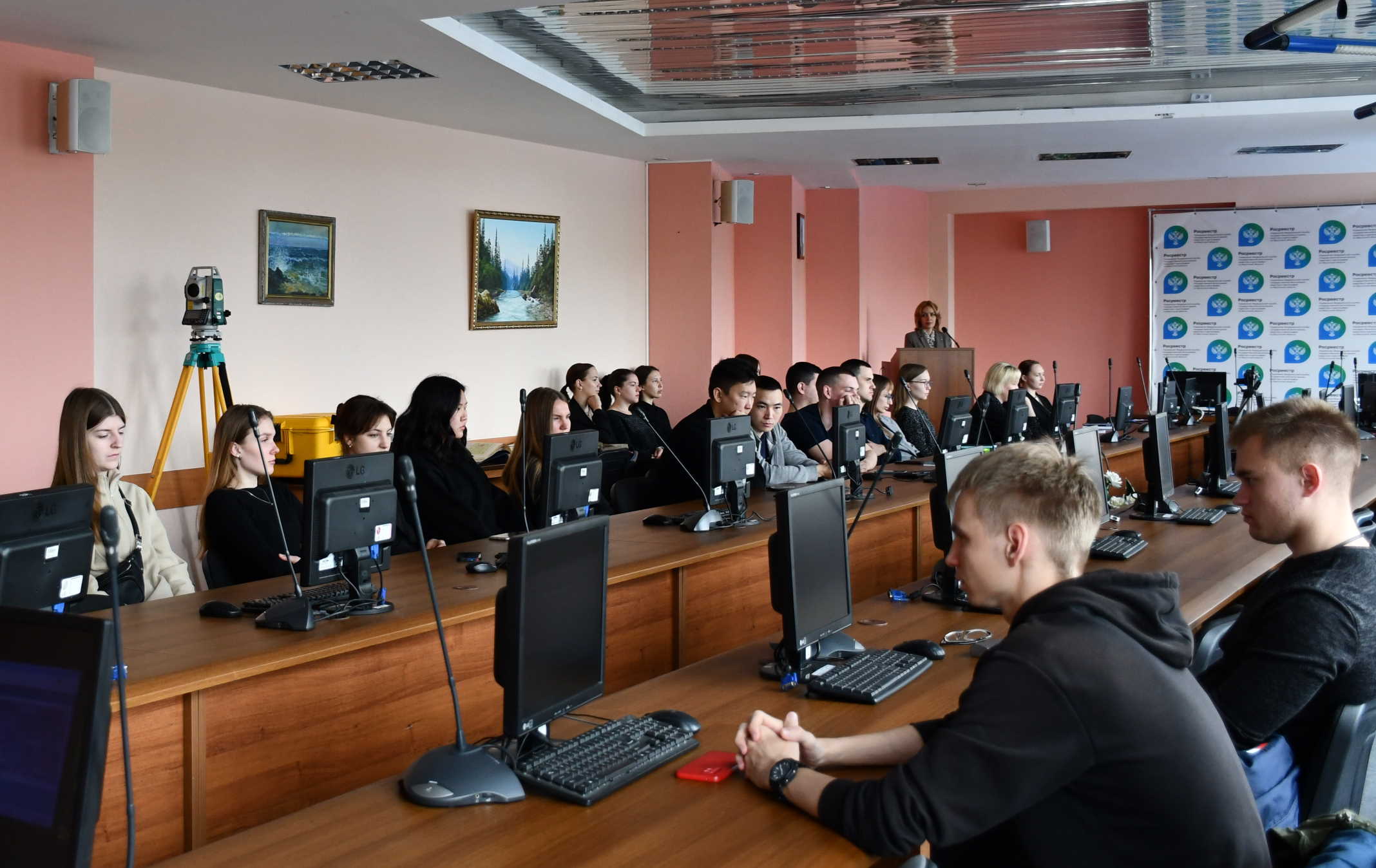 Дни открытых дверей для студентов прошли в региональном Росреестре