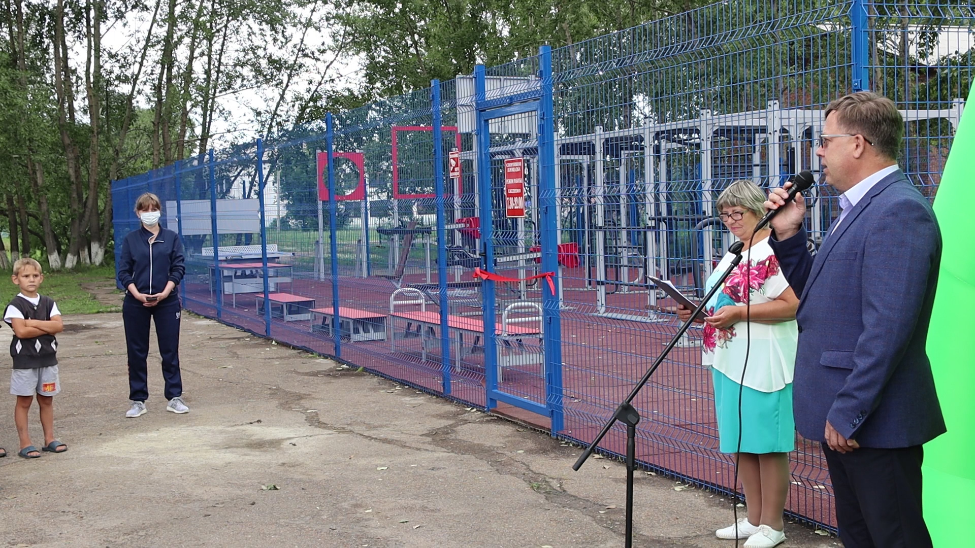 В Михайловке на минувшей неделе состоялось открытие новой спортивной площадки, где заниматься спортом смогут все желающие