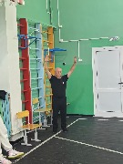 Подтягивание из виса на высокой перекладине