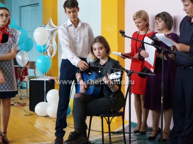 Мэр Тайшетского района Александр Величко поздравил школу №23 с 55-летним юбилеем