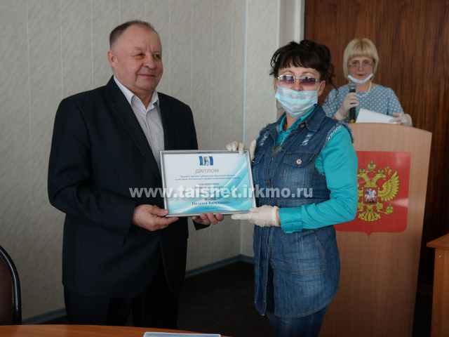 В Тайшетском районе социальным работникам вручили заслуженные награды