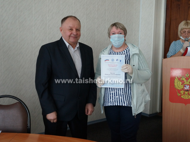 В Тайшетском районе социальным работникам вручили заслуженные награды