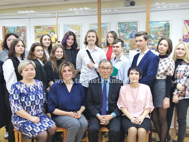Выпускники «Тайшетской детской художественной школы»  защитили итоговые выпускные работы