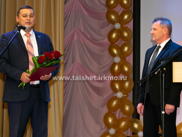 Александр Величко официально вступил в должность мэра  Тайшетского района