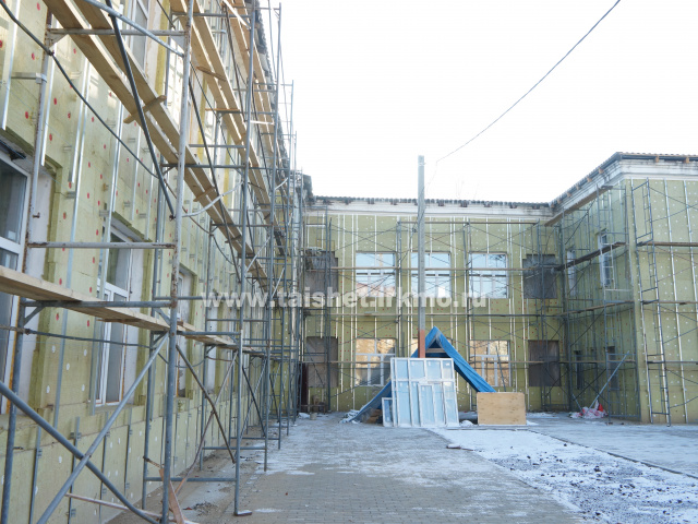 Капитальный ремонт школы №14 в городе Тайшете продолжается